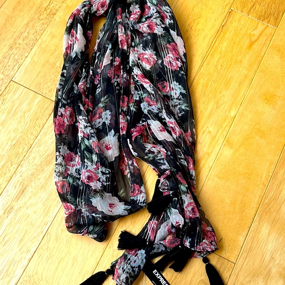 EXPRESS SHAWL/SCARF - Picture 2 of 3